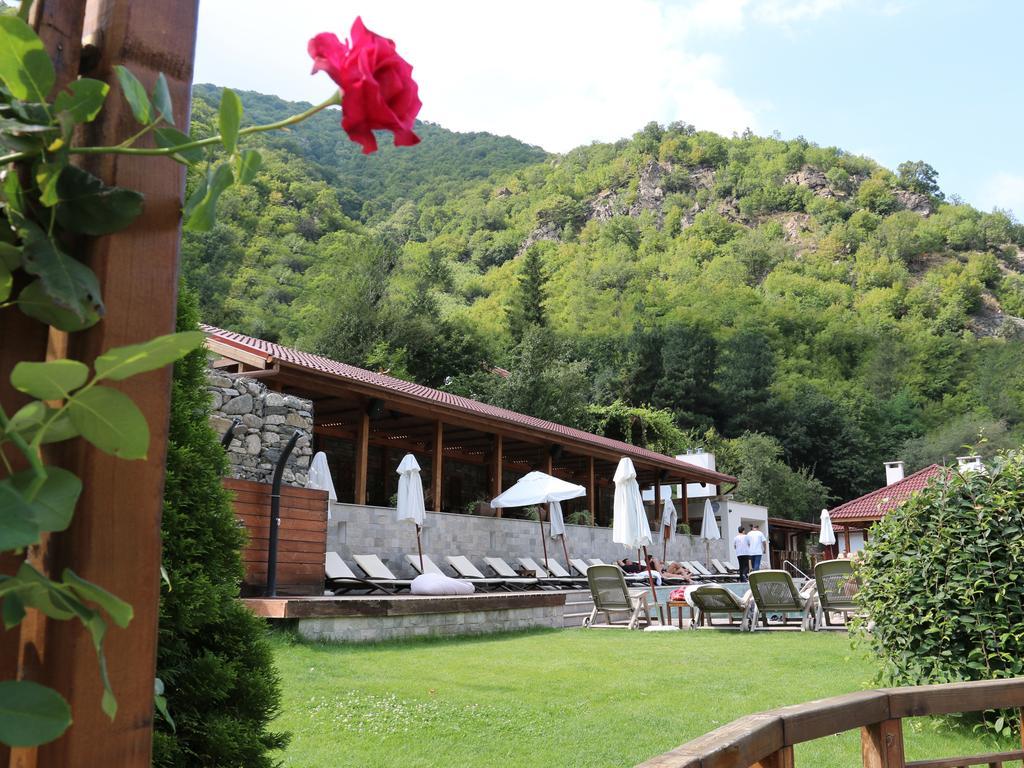 Aqua Varvara Hotel Vetren Dol Bagian luar foto