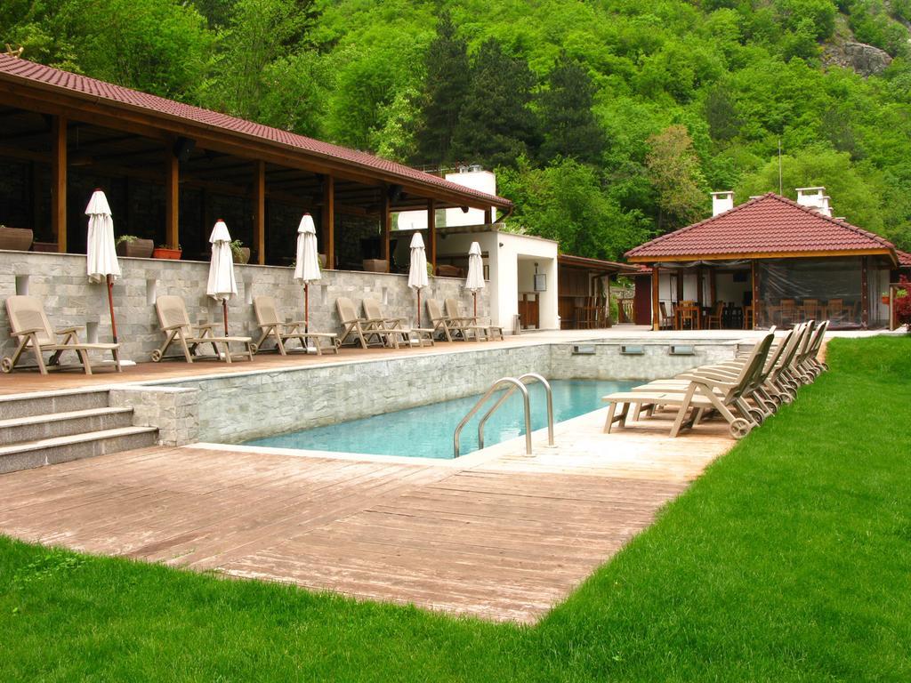 Aqua Varvara Hotel Vetren Dol Bagian luar foto